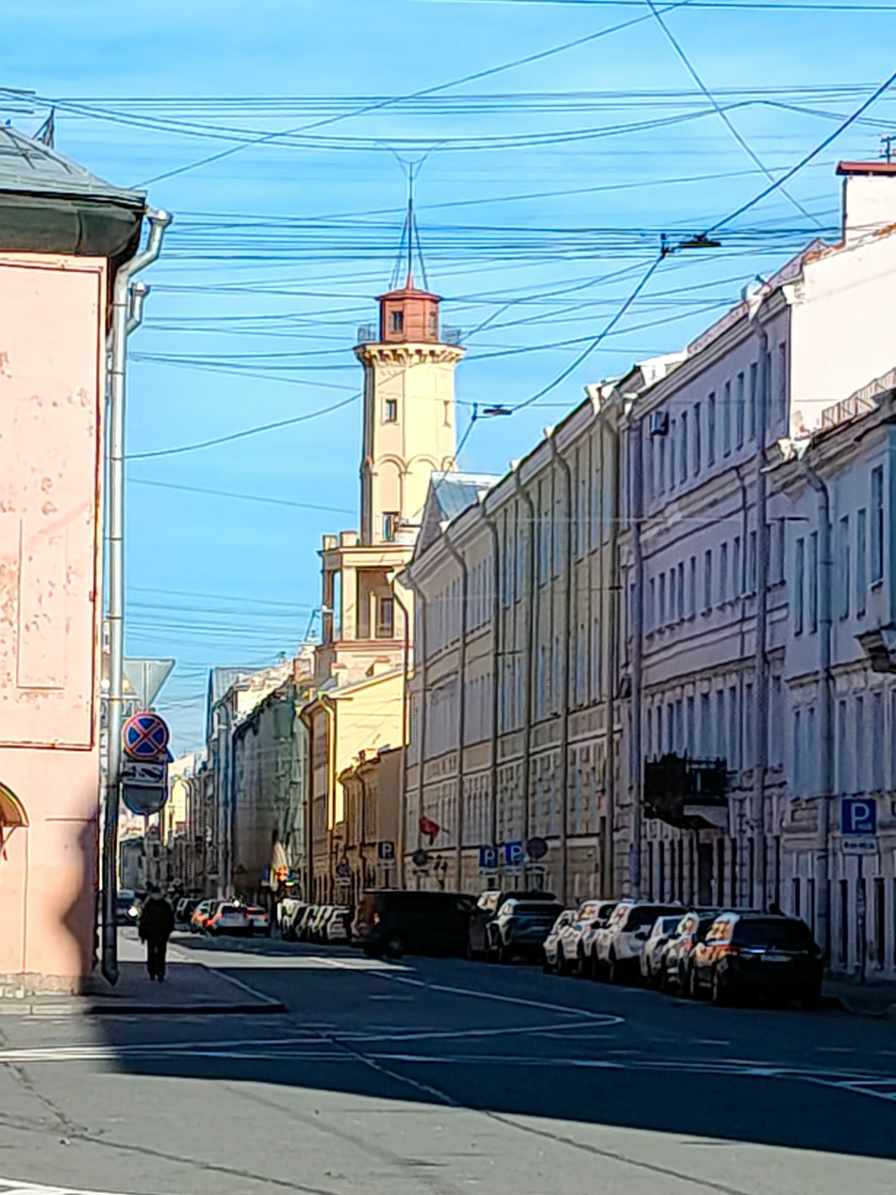 Шпили, башни и крыши Петербурга