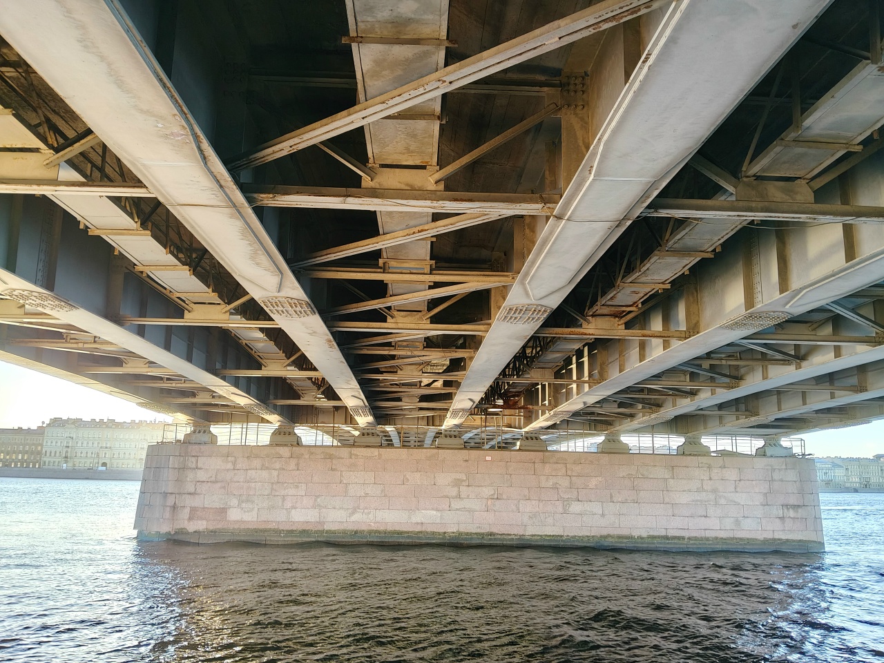 Разводные мосты Большой и Малой Невы центральной части Петербурга глазами проектировщика